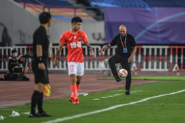 刘诚宇抱憾头球未进：对位PK高井幸大应更聪明些